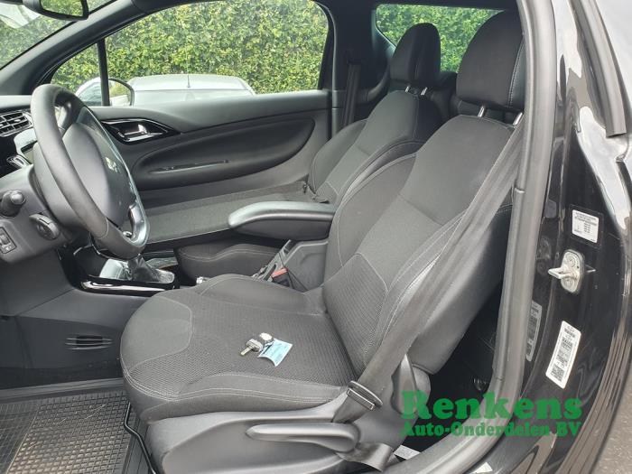 Citroen DS3 1.6 e-HDi Skrotfordon (2011, ZWART)