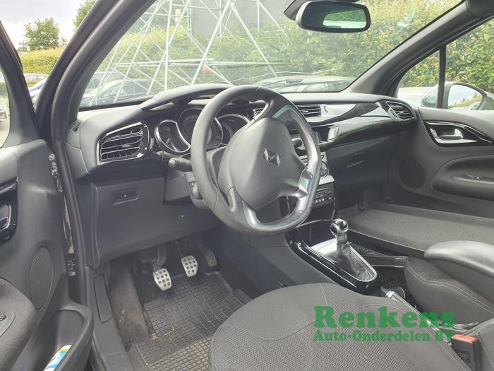 Citroen DS3 1.6 e-HDi Skrotfordon (2011, ZWART)