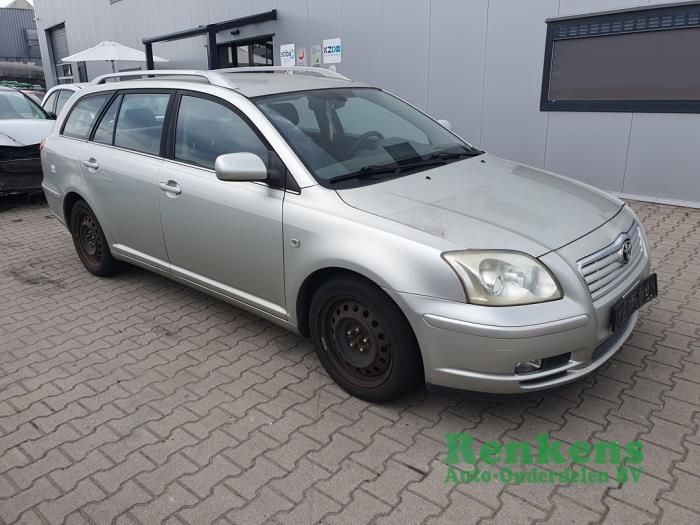 Toyota Avensis Wagon 2.0 16V VVT-i D4 Épave (2004, Gris argenté)