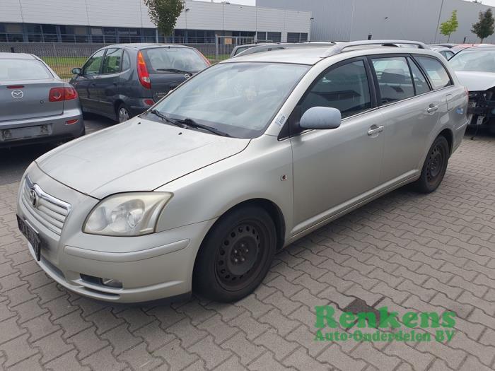 Toyota Avensis Wagon 2.0 16V VVT-i D4 Épave (2004, Gris argenté)