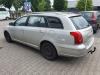 Toyota Avensis Wagon 2.0 16V VVT-i D4 Épave (2004, Gris argenté)