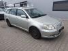 Toyota Avensis Wagon 2.0 16V VVT-i D4 Épave (2004, Gris argenté)