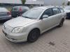 Toyota Avensis Wagon 2.0 16V VVT-i D4 Épave (2004, Gris argenté)