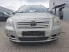Toyota Avensis Wagon 2.0 16V VVT-i D4 Épave (2004, Gris argenté)