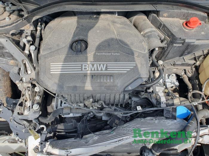 BMW 1 serie 118i 1.5 TwinPower 12V Schrottauto (2021, Grau)