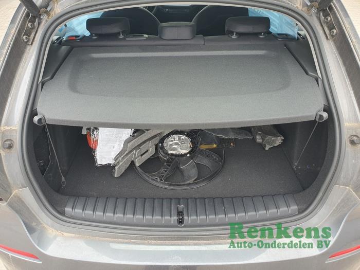 BMW 1 serie 118i 1.5 TwinPower 12V Schrottauto (2021, Grau)