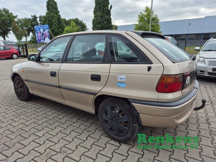 Opel Astra F 1.6i Schrottauto (1998, Beige)