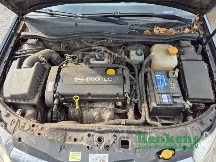 Opel Astra H 1.6 16V Épave (2007, Noir)