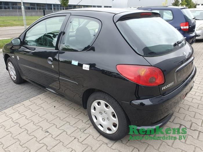 Peugeot 206 1.4 XR,XS,XT,Gentry Épave (2008, Noir)