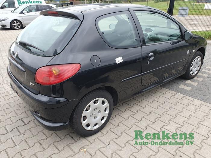 Peugeot 206 1.4 XR,XS,XT,Gentry Épave (2008, Noir)