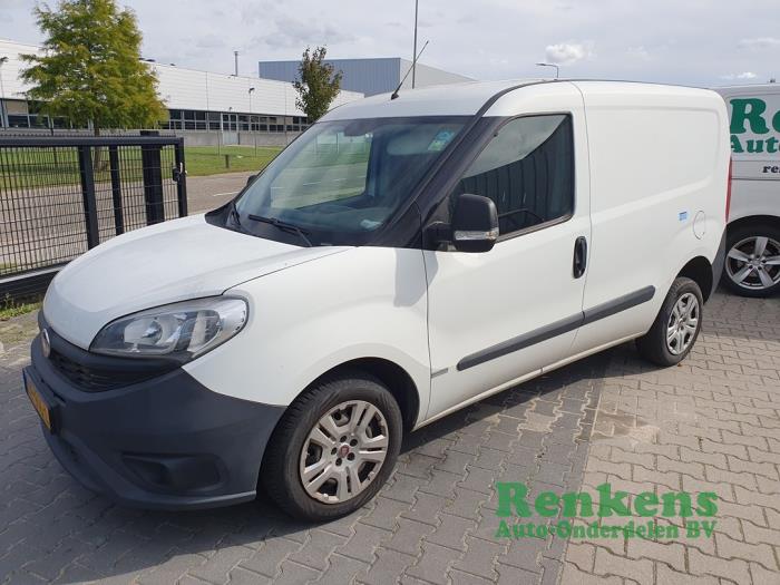 Fiat Doblo Cargo 1.3 D Multijet Épave (2015)