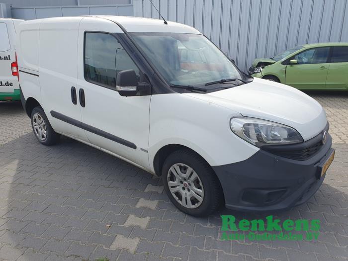 Fiat Doblo Cargo 1.3 D Multijet Épave (2015)