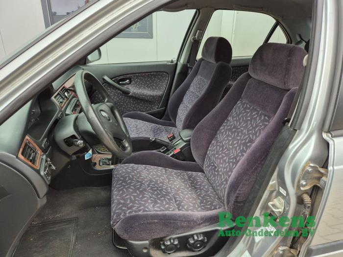Honda Civic 1.6i LS 16V Schrottauto (1996, Hell, Grau)