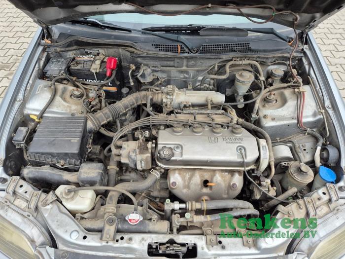 Honda Civic 1.6i LS 16V Schrottauto (1996, Hell, Grau)