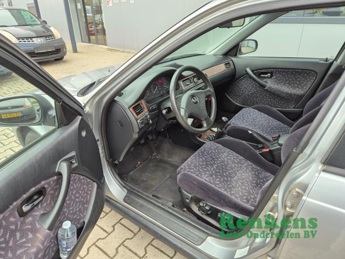 Honda Civic 1.6i LS 16V Schrottauto (1996, Hell, Grau)
