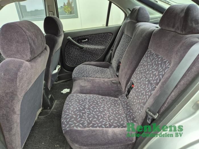 Honda Civic 1.6i LS 16V Schrottauto (1996, Hell, Grau)