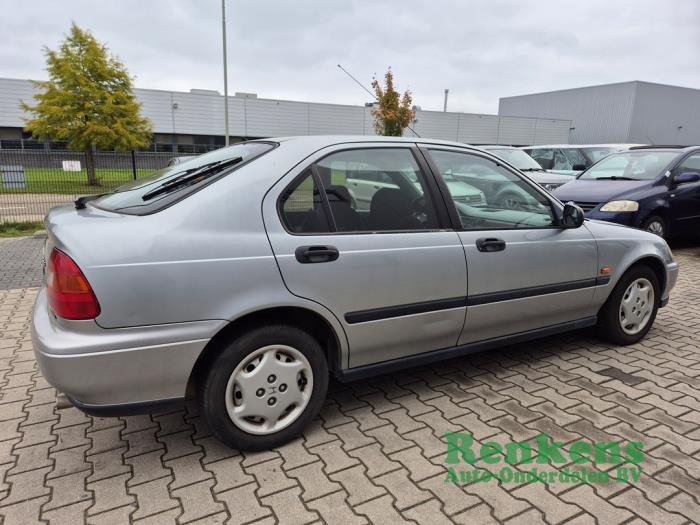 Honda Civic 1.6i LS 16V Schrottauto (1996, Hell, Grau)