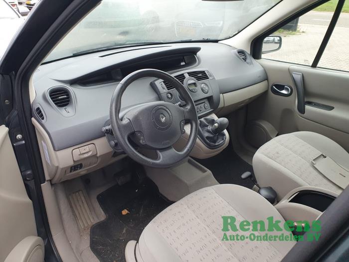 Renault Scénic II 1.6 16V Skrotfordon (2006, DONKER GRIJS)