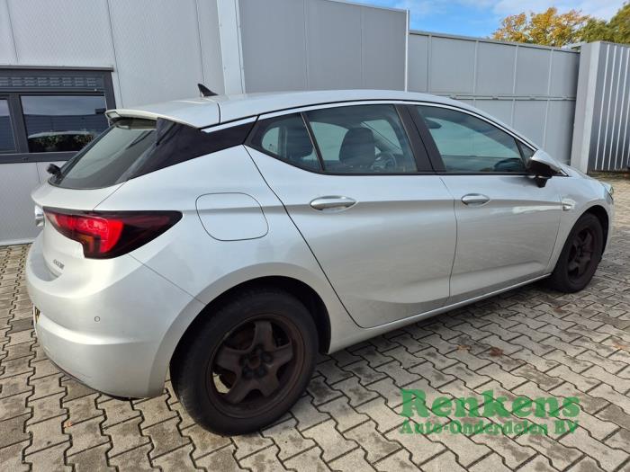 Opel Astra K 1.6 CDTI 110 16V Épave (2016, Argenté)