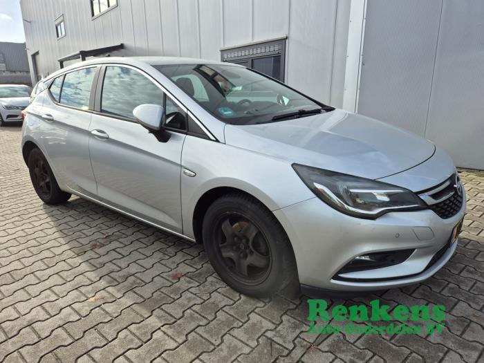 Opel Astra K 1.6 CDTI 110 16V Épave (2016, Argenté)