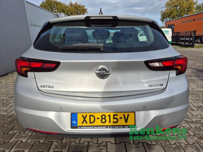 Opel Astra K 1.6 CDTI 110 16V Épave (2016, Argenté)