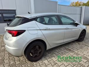 Opel Astra K 1.6 CDTI 110 16V Épave (2016, Argenté)