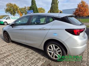 Opel Astra K 1.6 CDTI 110 16V Épave (2016, Argenté)