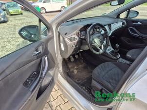 Opel Astra K 1.6 CDTI 110 16V Épave (2016, Argenté)