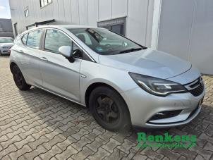 Opel Astra K 1.6 CDTI 110 16V Épave (2016, Argenté)