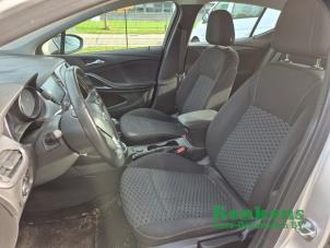 Opel Astra K 1.6 CDTI 110 16V Épave (2016, Argenté)