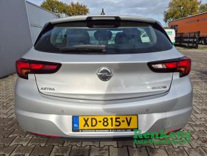 Opel Astra K 1.6 CDTI 110 16V Épave (2016, Argenté)