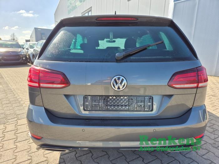 Volkswagen Golf VII Variant 1.5 TSI Evo BMT 16V Samochód złomowany (2019, Szary)