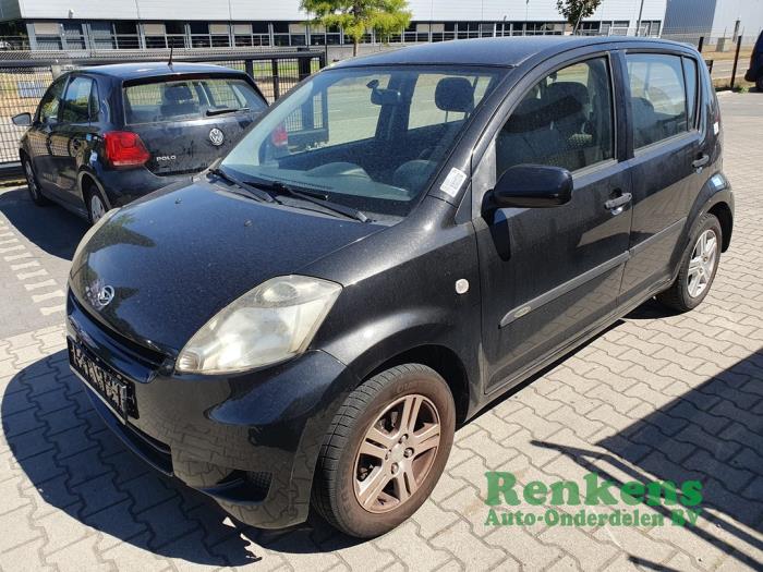 Daihatsu Sirion 2 1.0 12V DVVT  (Skrot)