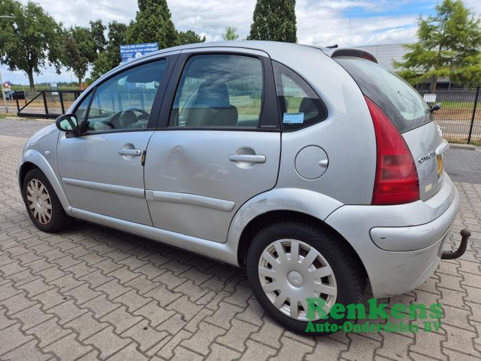 Citroen C3 1.4 Coche dañado (2004, Plateado)