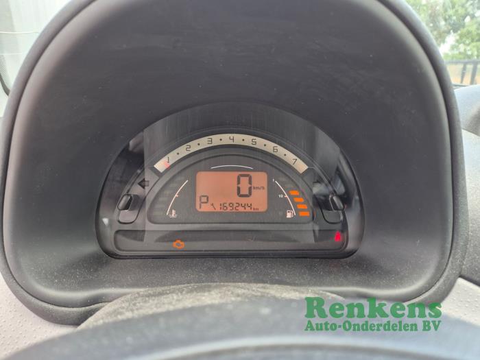 Citroen C3 1.4 Coche dañado (2004, Plateado)