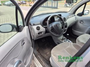 Citroen C3 1.4 Coche dañado (2004, Plateado)
