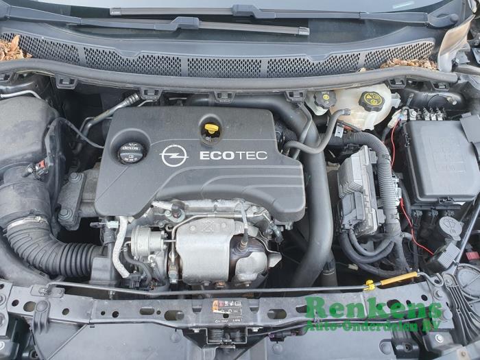 Opel Astra K Sports Tourer 1.0 Turbo 12V Coche dañado (2016, Negro)