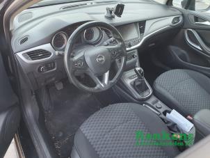Opel Astra K Sports Tourer 1.0 Turbo 12V Coche dañado (2016, Negro)