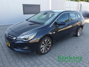 Opel Astra K Sports Tourer 1.0 Turbo 12V Coche dañado (2016, Negro)