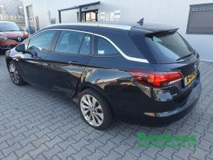Opel Astra K Sports Tourer 1.0 Turbo 12V Coche dañado (2016, Negro)