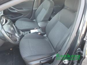 Opel Astra K Sports Tourer 1.0 Turbo 12V Coche dañado (2016, Negro)
