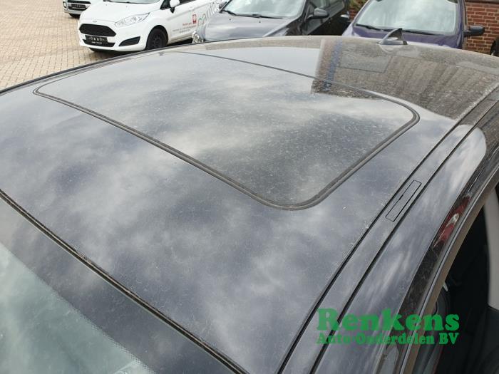 BMW 1 serie 116i 1.6 16V Coche dañado (2013, Negro)