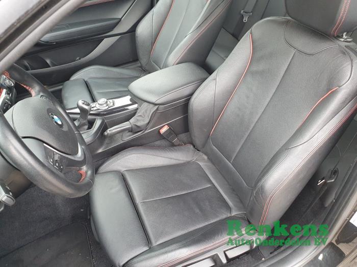 BMW 1 serie 116i 1.6 16V Coche dañado (2013, Negro)