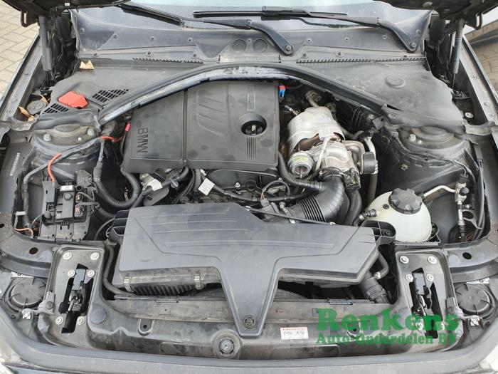 BMW 1 serie 116i 1.6 16V Coche dañado (2013, Negro)