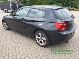 BMW 1 serie 116i 1.6 16V Coche dañado (2013, Negro)