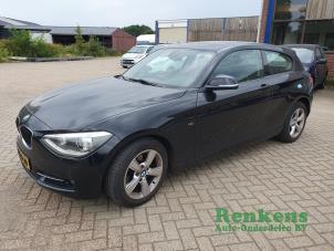 BMW 1 serie 116i 1.6 16V Coche dañado (2013, Negro)