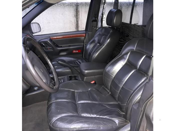 Jeep Grand Cherokee 4.7i V8 Skrotfordon (1999, BEIGE)