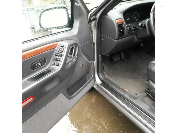 Jeep Grand Cherokee 4.7i V8 Skrotfordon (1999, BEIGE)