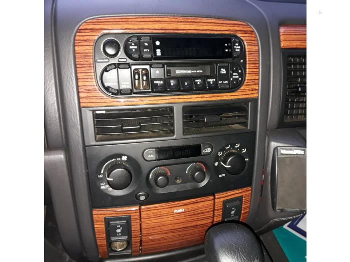 Jeep Grand Cherokee 4.7i V8 Skrotfordon (1999, BEIGE)