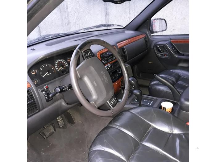 Jeep Grand Cherokee 4.7i V8 Skrotfordon (1999, BEIGE)